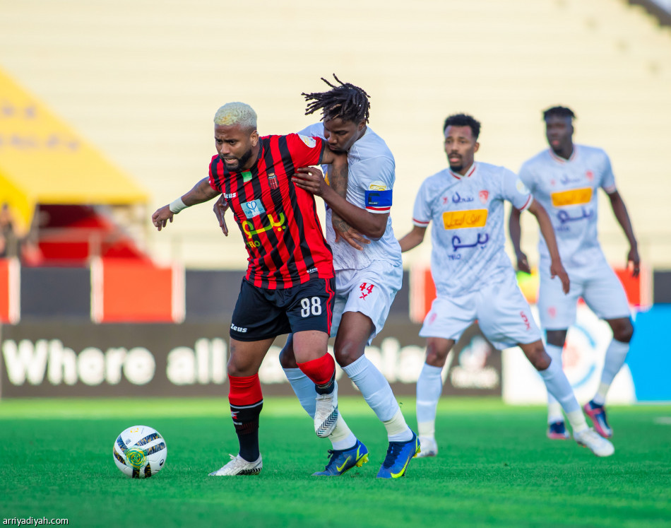 دوري يلو.. «هدف قاتل» ينقذ الرياض أمام العربي
