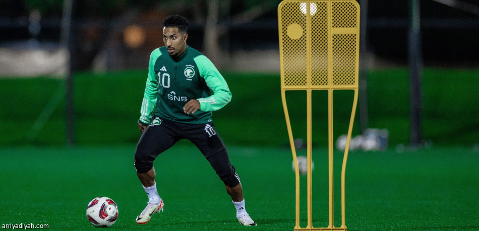 تضاؤل حظوظ مشاركة أيمن مع الأخضر