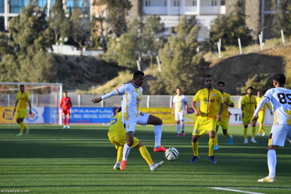 العين يصعد 3 مراكز  برباعية أحد