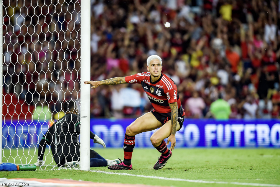 صاحب «اخرسوا»
يضبط المواجهة