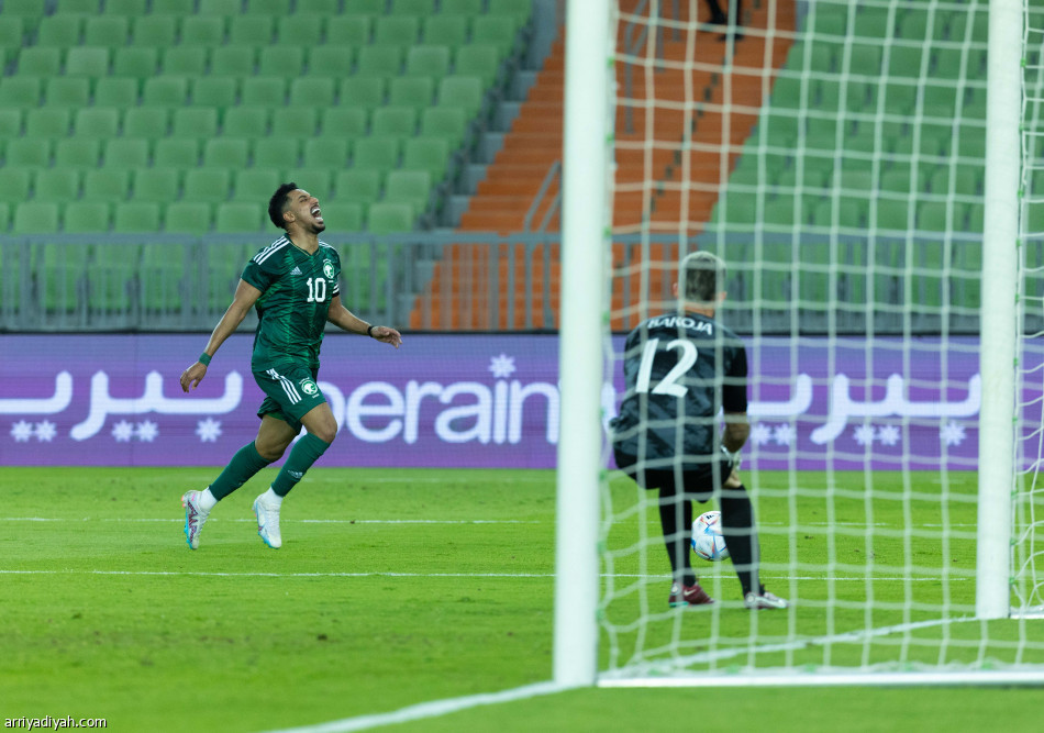 الأخضر يفتتح تجريبيات 2023 بخسارة فنزويلا