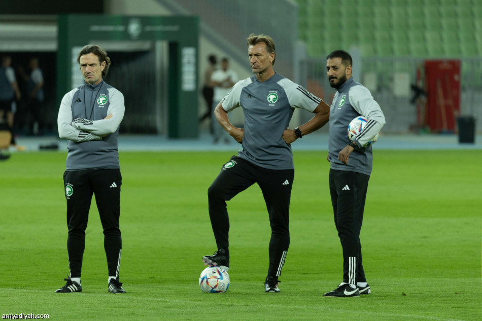 الأخضر ينهي تحضيرات تجربة بوليفيا