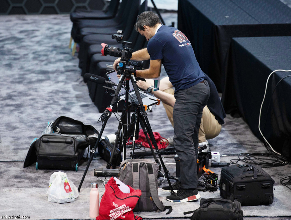 سيروين تحصد الذهبية الأولى