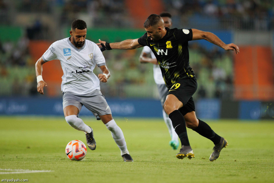 حمدالله والعمري يهديان الاتحاد نقاط الطائي