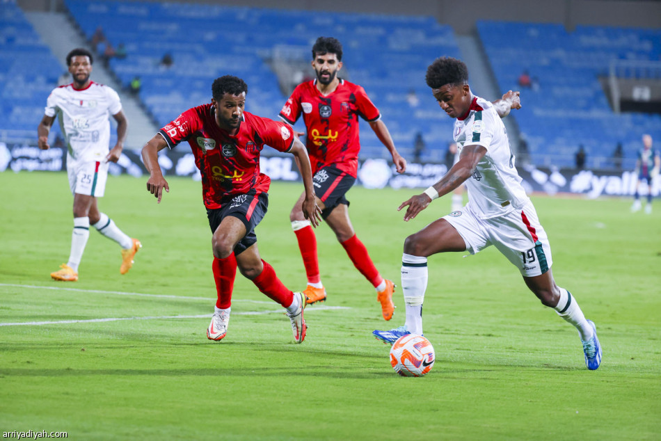 الرياض يحقق ثالث انتصاراته في روشن