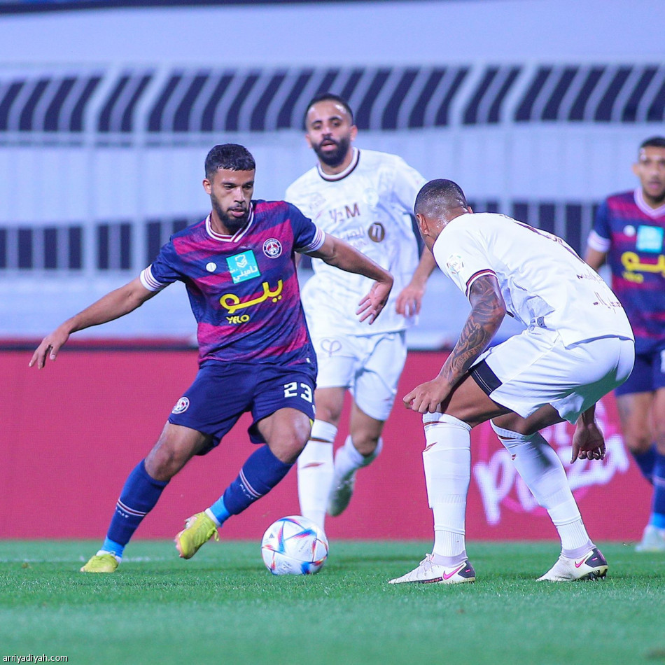 العدالة يقلبها على الشباب بهدف قاتل