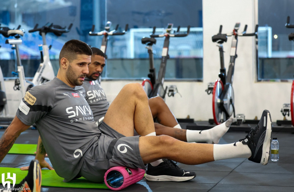 الهلال يبدأ تحضيرات ضمك.. ويطير غدا