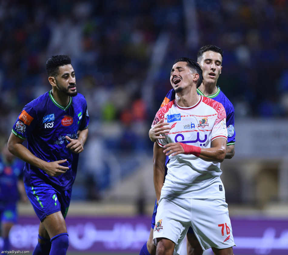 الفتح يكتسح الوحدة بخماسية