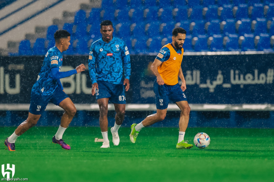 الهلال.. ماريجا يلامس الكرة.. وسالم  يتدرب على فترتين