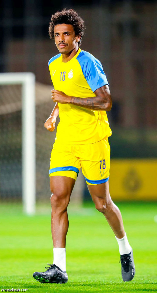 وسط ضجيج صفقة النصر..
الطائرة الأهدأ تنقل رونالدو 
إلى الرياض