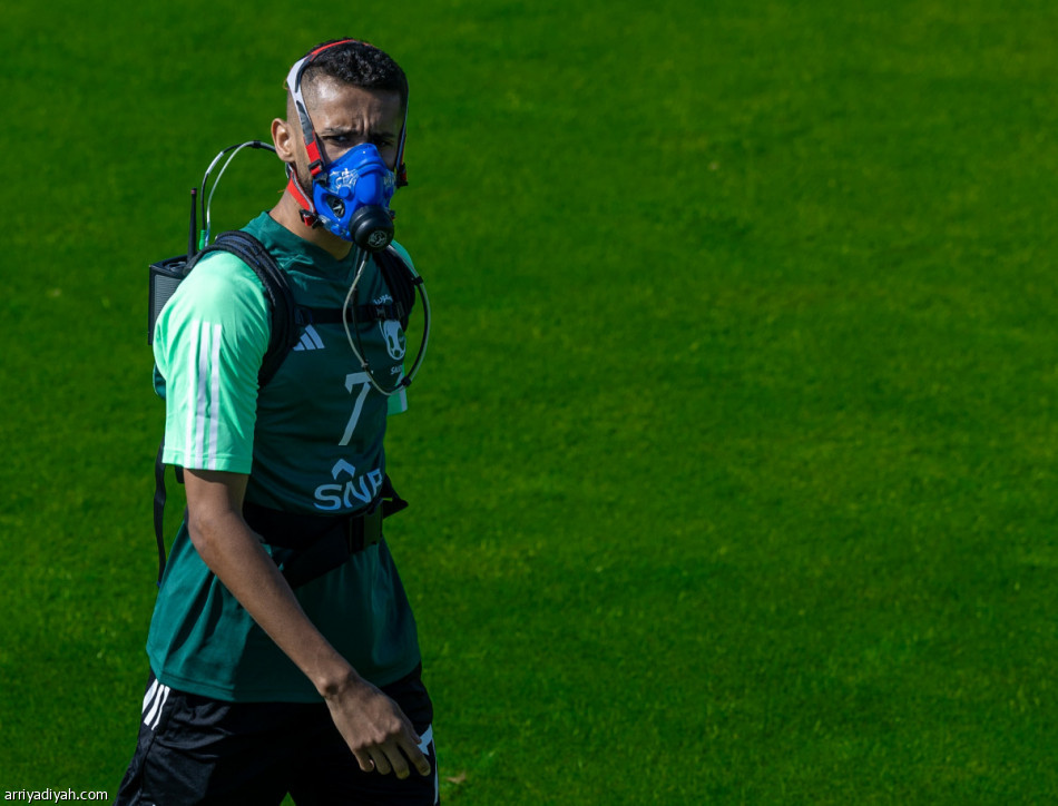 الأخضر يدشن معسكر البرتغال باختبارات فسيولوجية