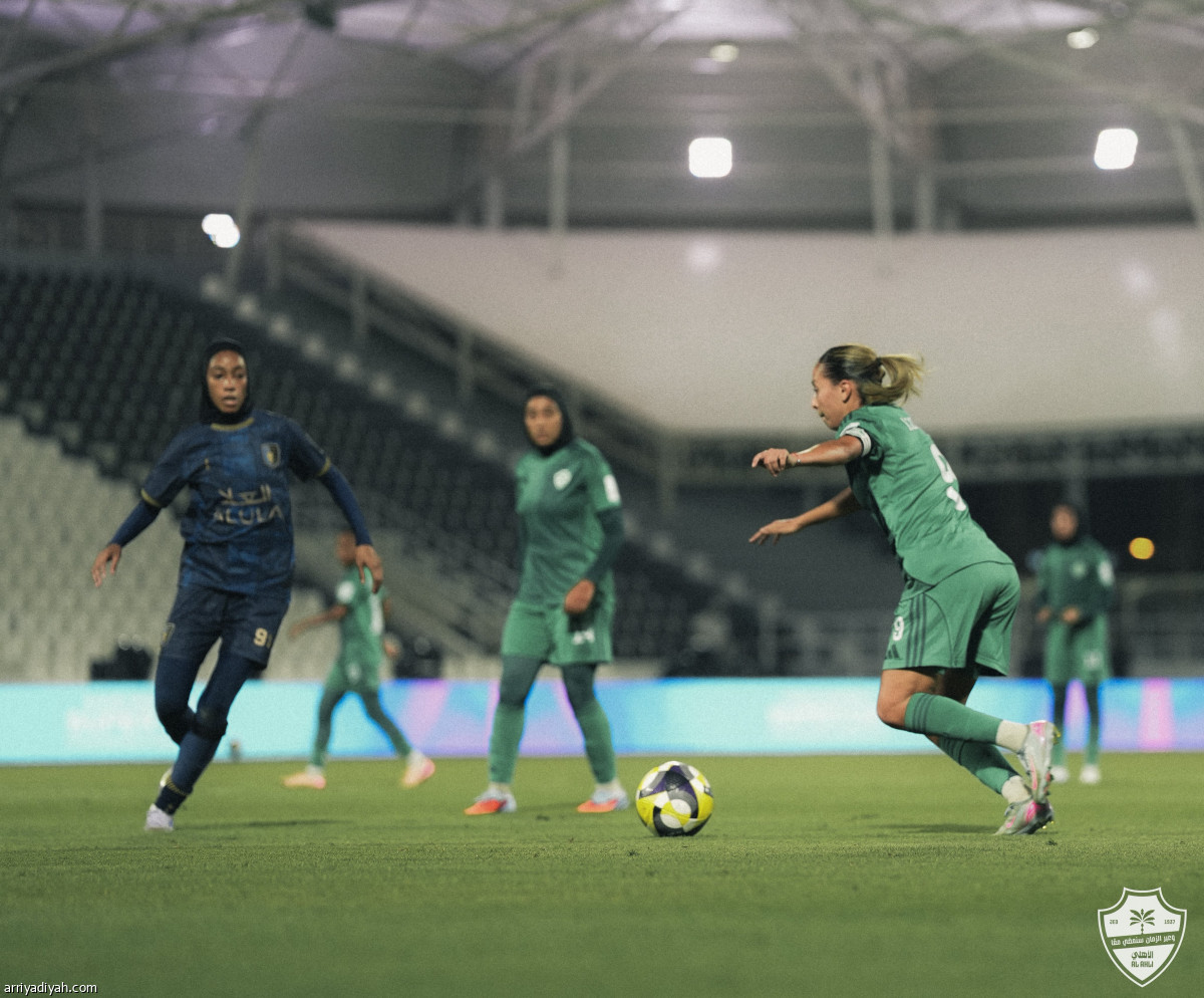 الأهلي إلى نهائي السوبر