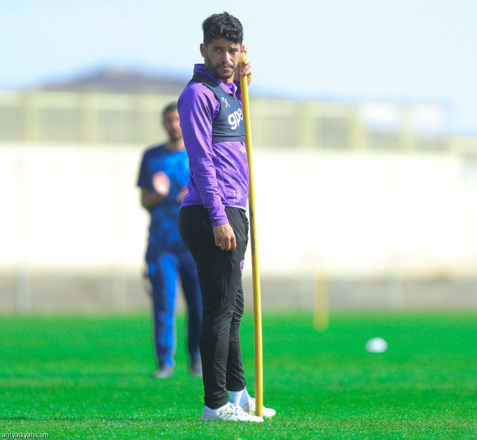 أبها يجهز تكتيك الهلال ويغادر إلى الرياض