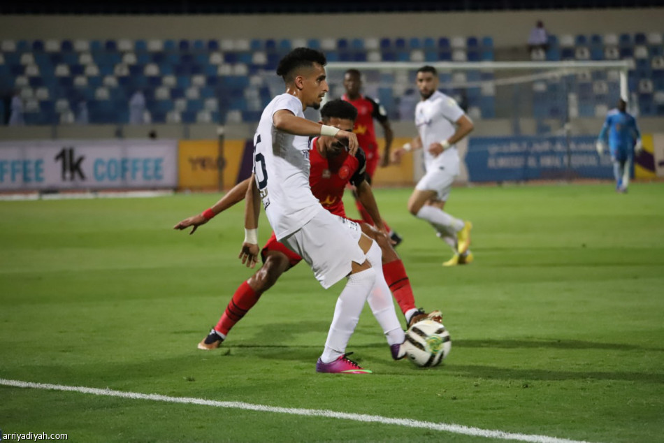 الأخدود ينتزع صدارة «يلو».. ويحتفل بالصعود