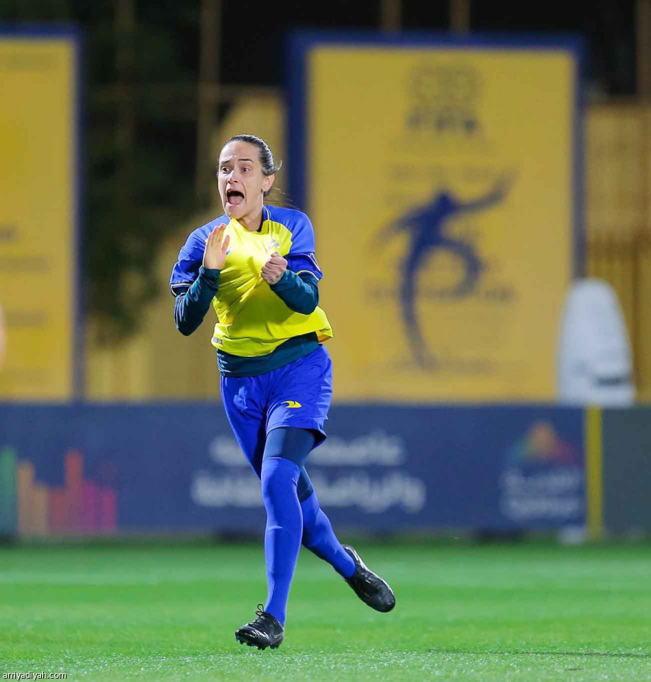 سجّل يا تاريخ..
سيدات النصر أول بطل