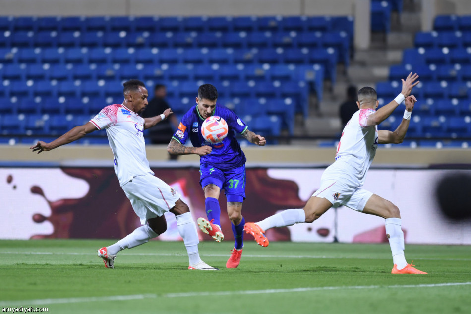 الفتح يكتسح الوحدة بخماسية