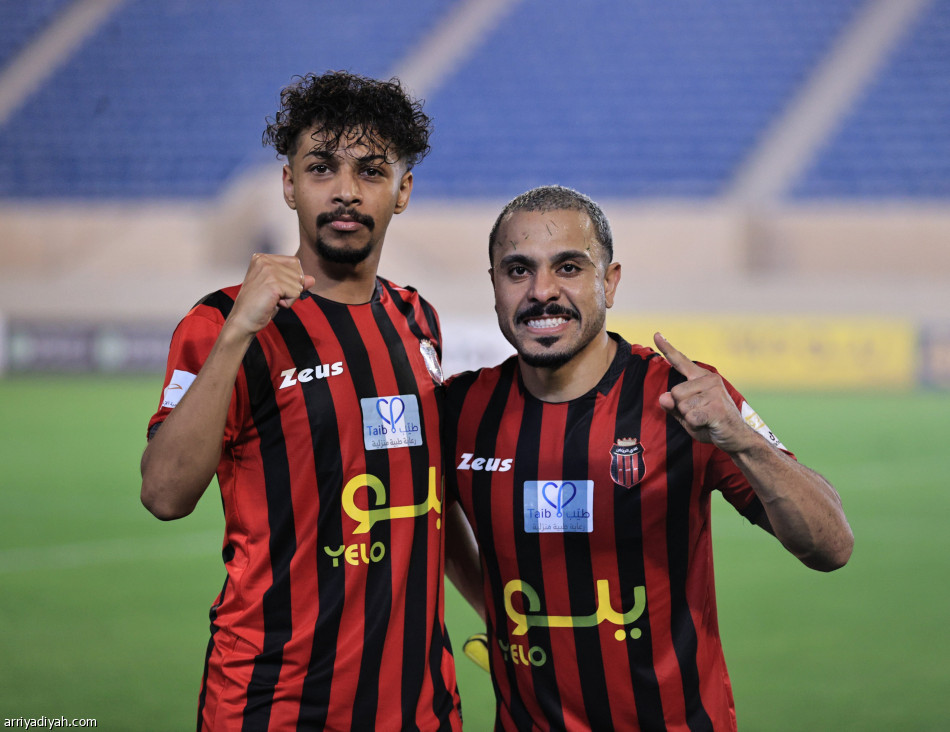الرياض يحبط الساحل  بـ«هاتريك قاتل»