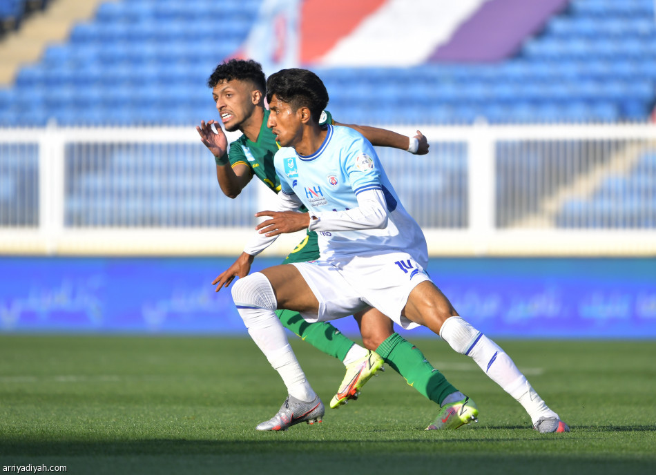 أبها يوقف انتصارات الخليج