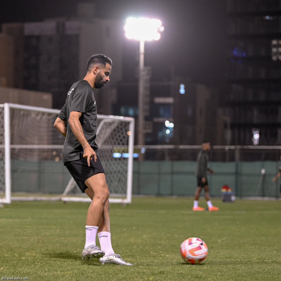 الشباب يستعيد هتان.. والصعدي يلتحق بالتدريبات