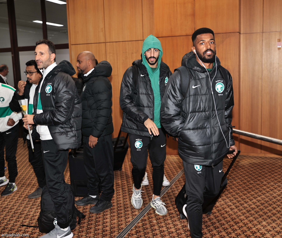 بعثة الأخضر تصل إلى العراق