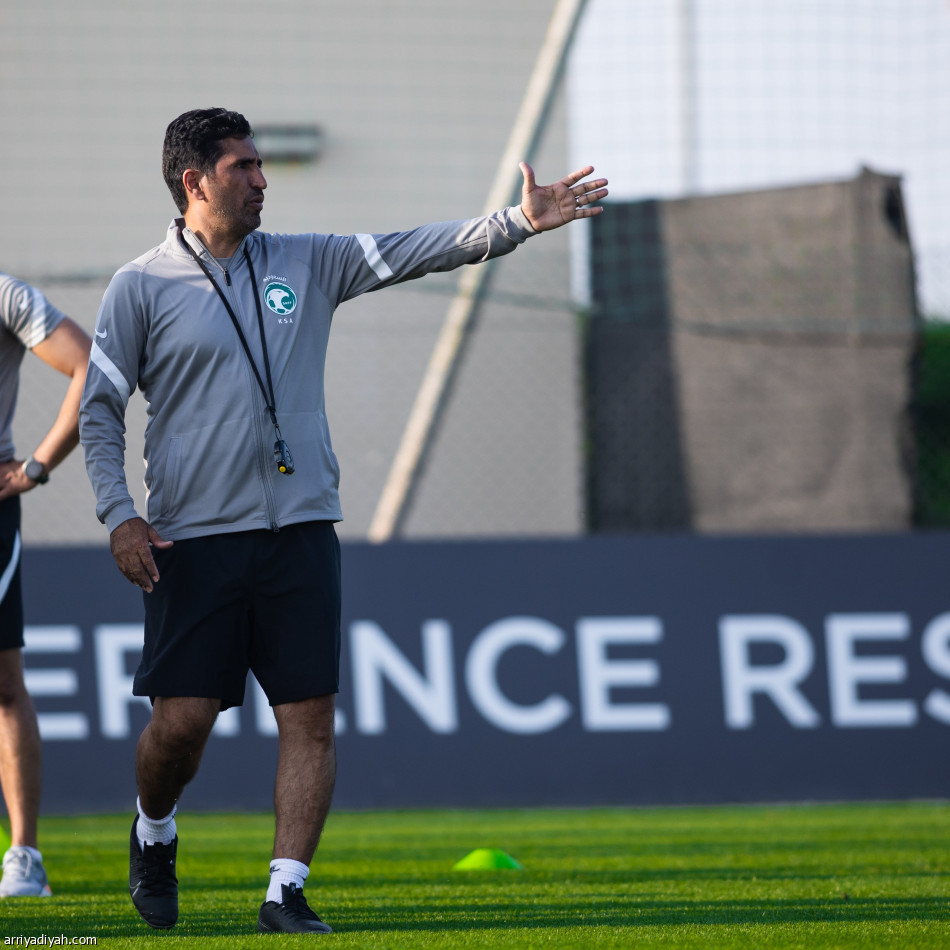 أخضر الناشئين يدشن معسكر الإمارات