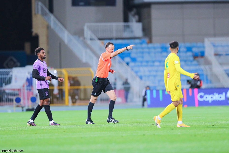 إيجالو.. 
الافتتاحي الثامن