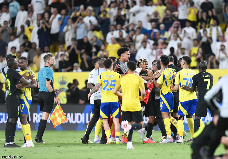 أحداث «الكلاسيكو».. بدأت بهجمة ديابي وانتهت بـ 3 بطاقات