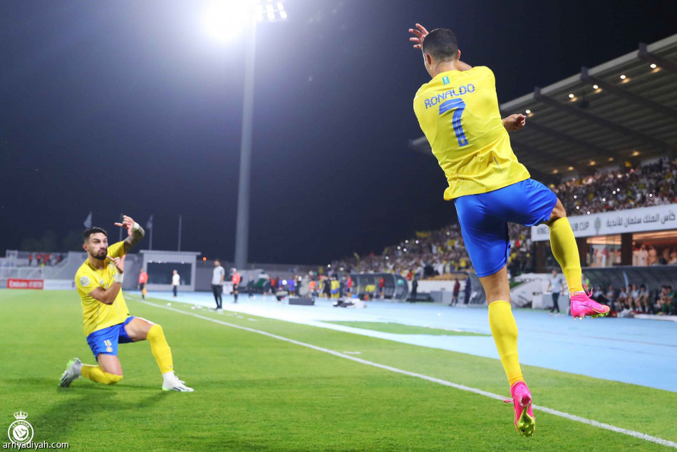 رونالدو
يسقط الضحية 136