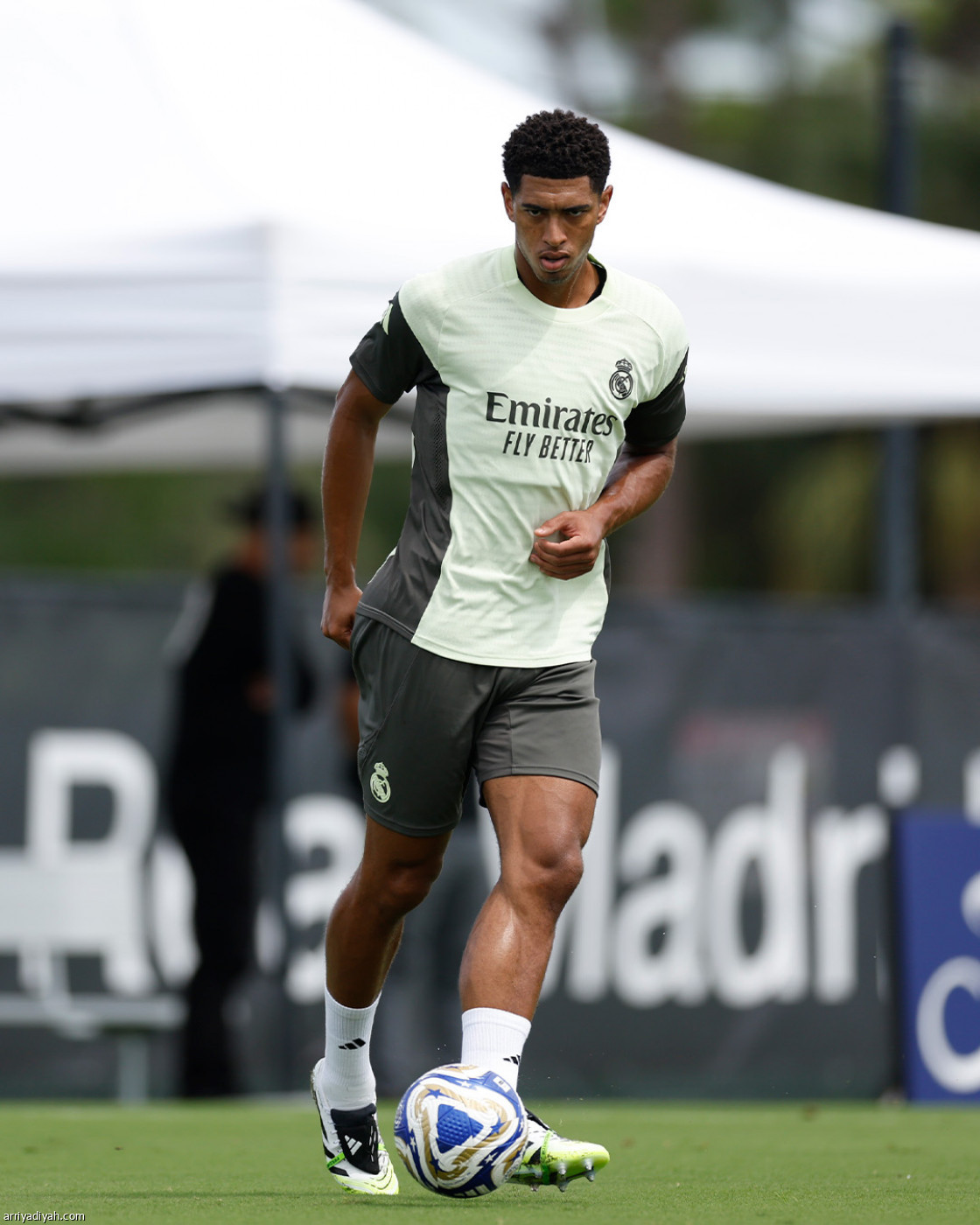 مدريد يضع لمسات باريس