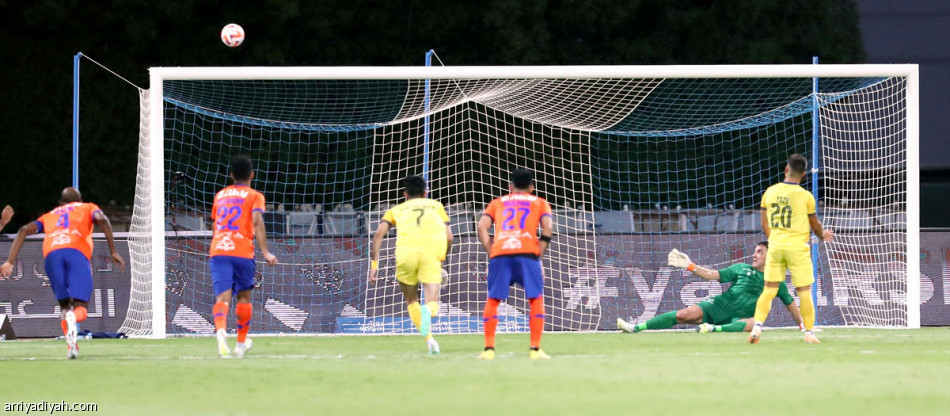 الفيحاء والحزم..
أولى سلبيات «روشن»