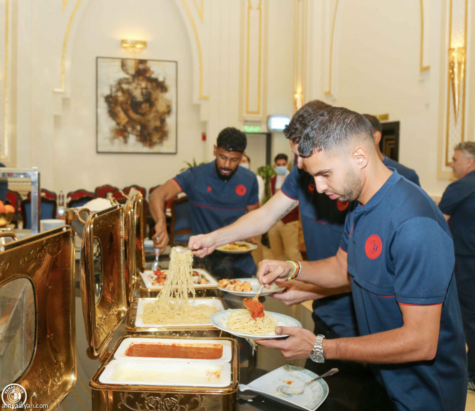 ضغط هجومي
يحاصر ضمك