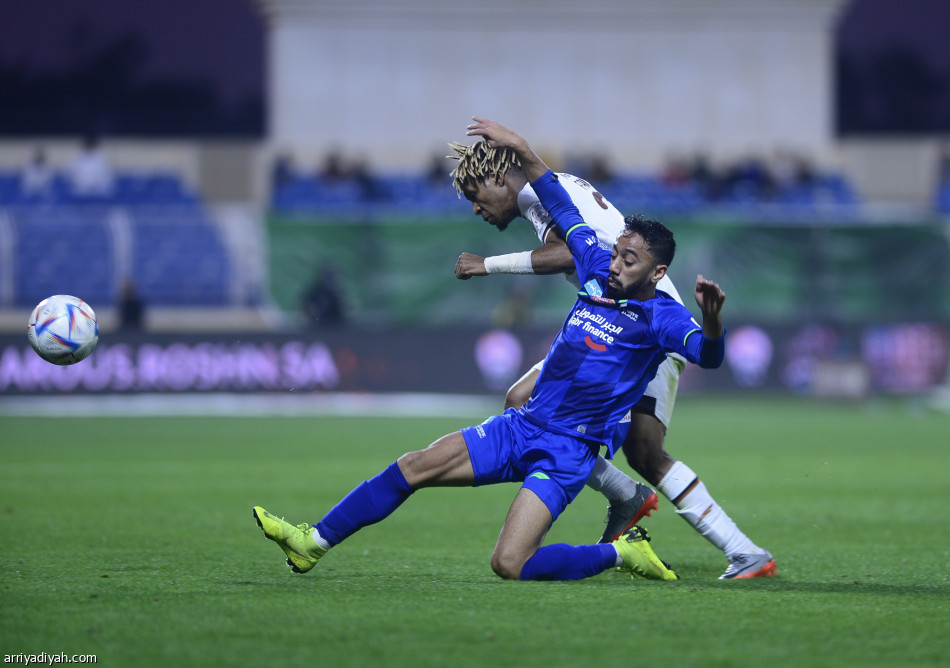 الفتح يضرب بـ«رباعية».. ويكبد الشباب الخسارة الأولى