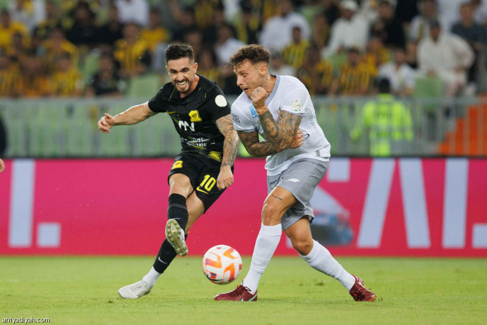 حمدالله والعمري يهديان الاتحاد نقاط الطائي