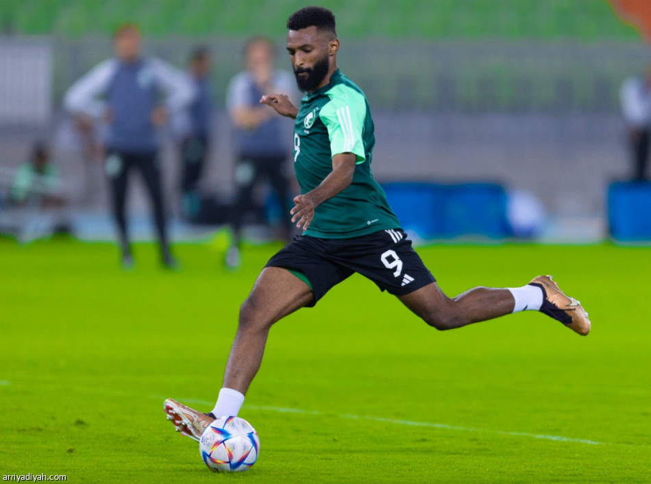 الأخضر يدشن تحضيرات بوليفيا