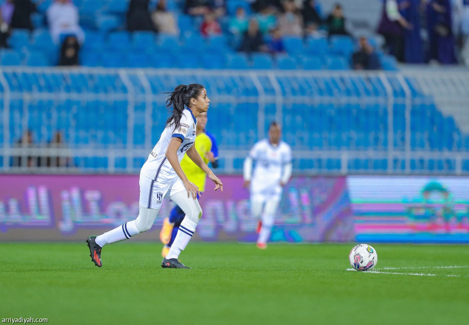 النصر يكسب الهلال.. ويتصدر ممتاز السيدات