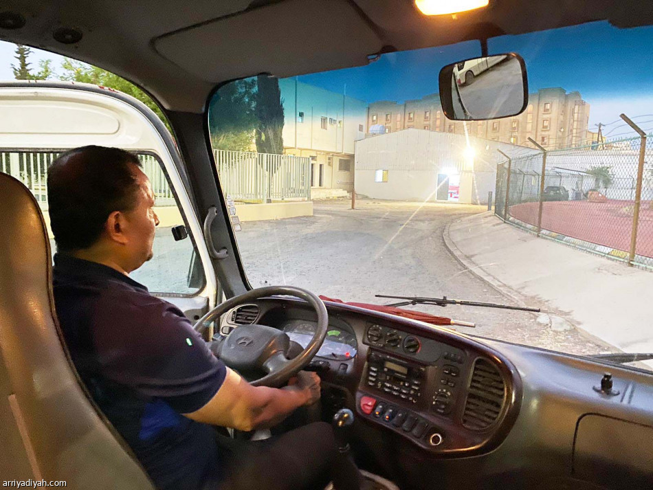 خميس مشيط.. 
صوت الآلات يسبق «ارحبوا»