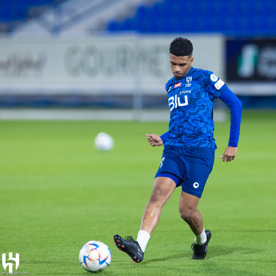 الهلال يفقد سالم 4 مباريات.. ويستعيد فييتو