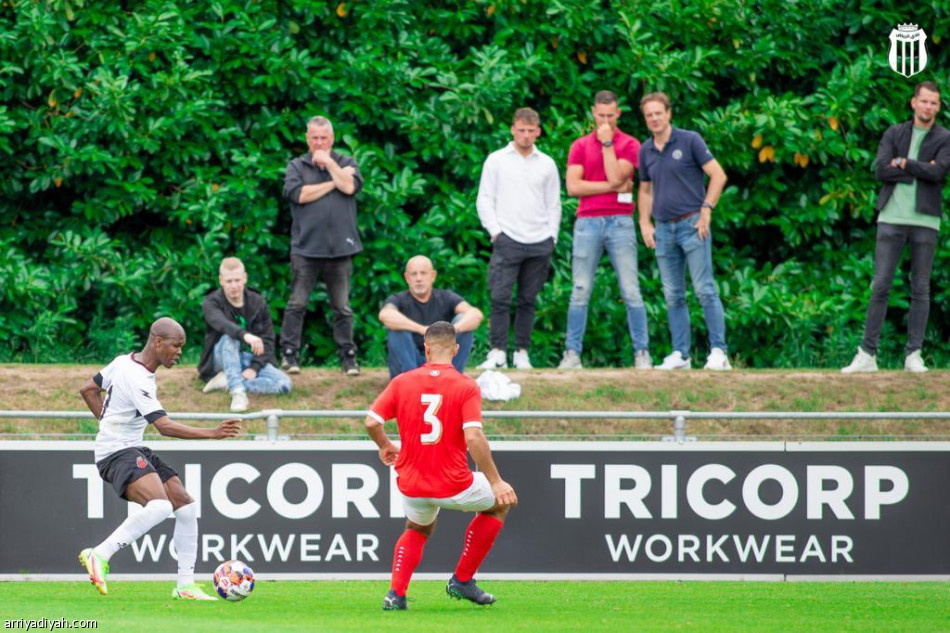 الرياض يخسر أولى تجارب هولندا