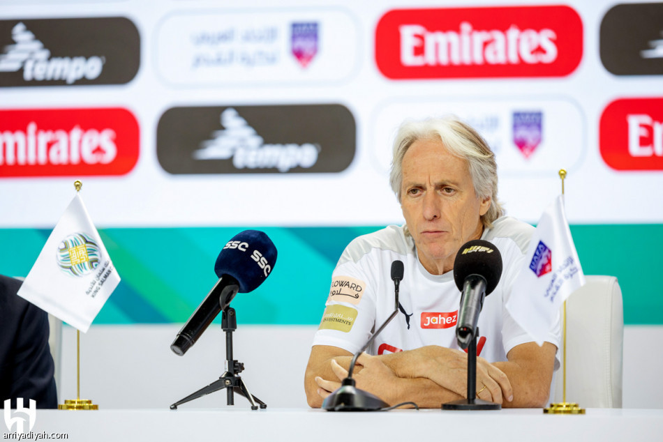 بروفة القمة.. 
دفاع وكرات 
متحركة