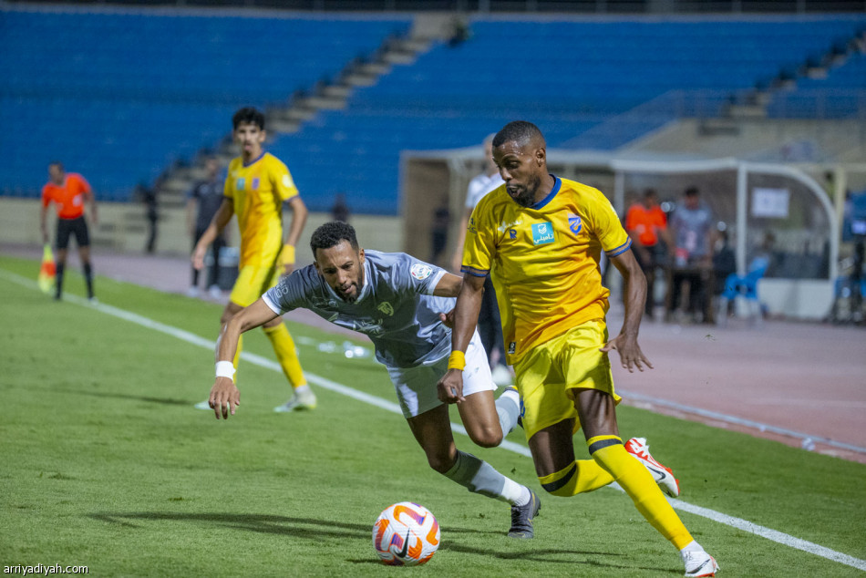 الحزم والطائي يتقاسمان النقاط