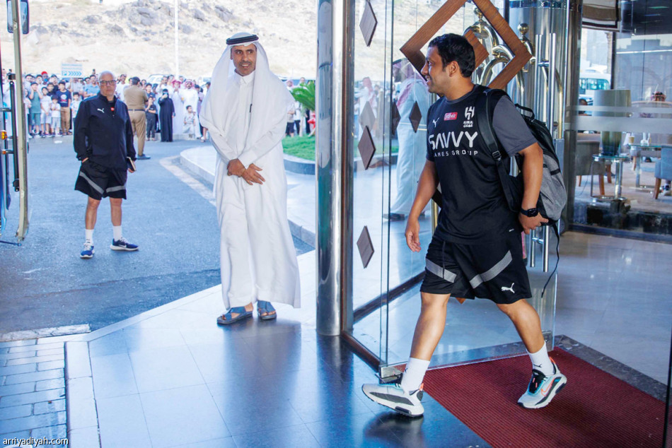 اختبارات 
تحسم مشاركة العويس