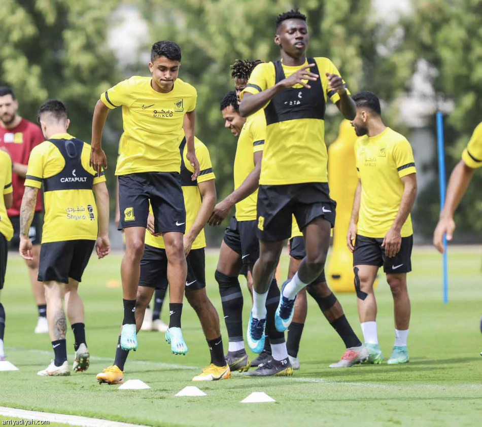 هوساوي
يبدأ.. وزكريا جاهز