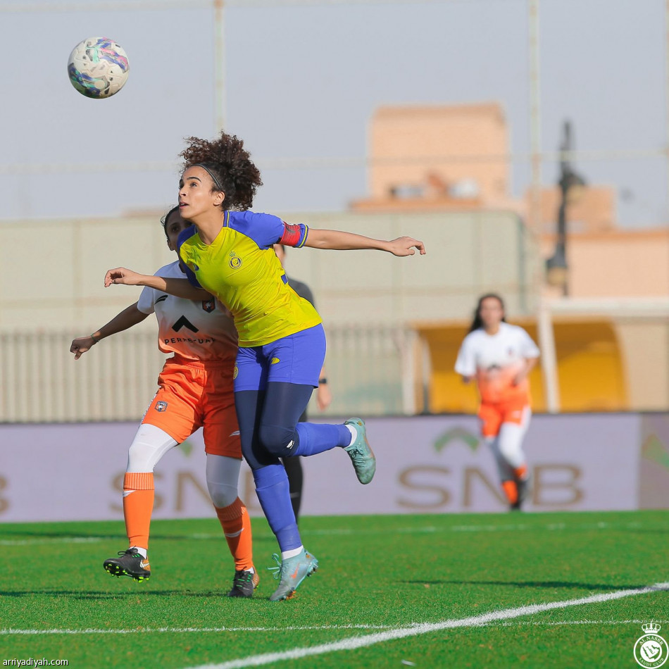 ممتاز السيدات.. فارق النقطة يجدد صراع النصر والهلال