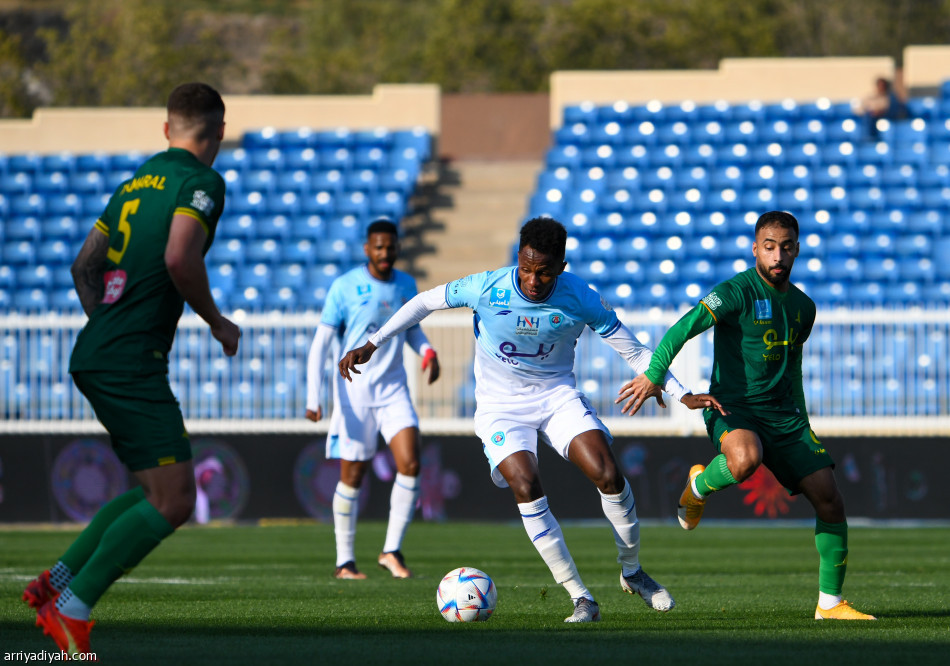 أبها يوقف انتصارات الخليج