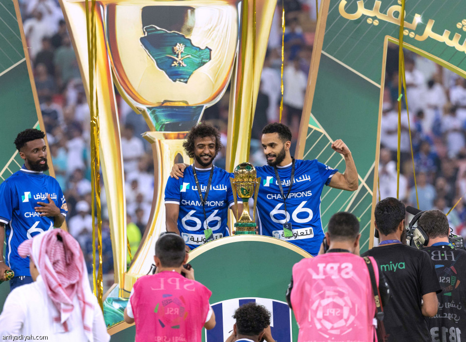 تسعة أعوام 
عادة الهلال لا تنقطع