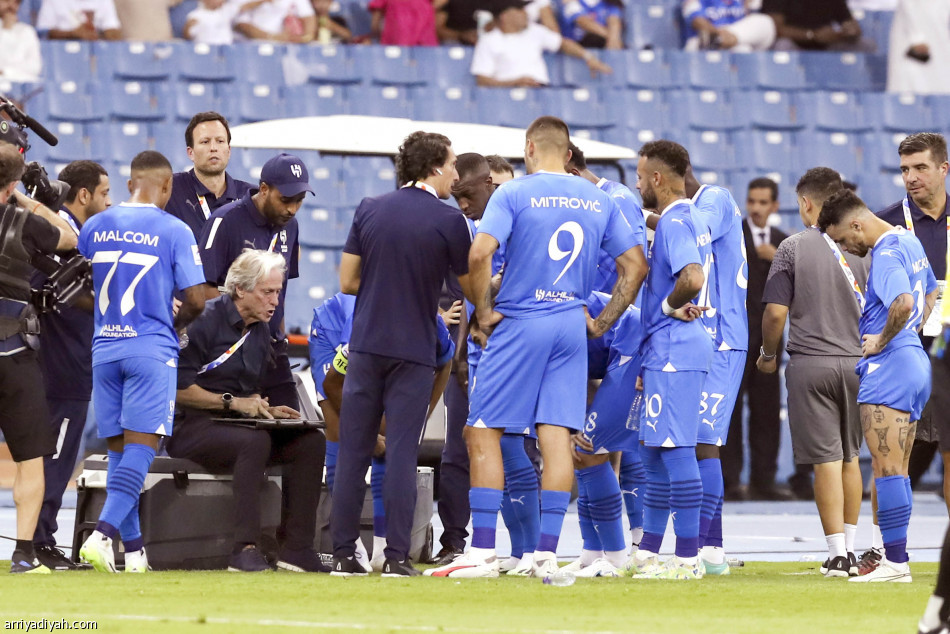 البليهي يبقي الهلال صامدا 10 أعوام