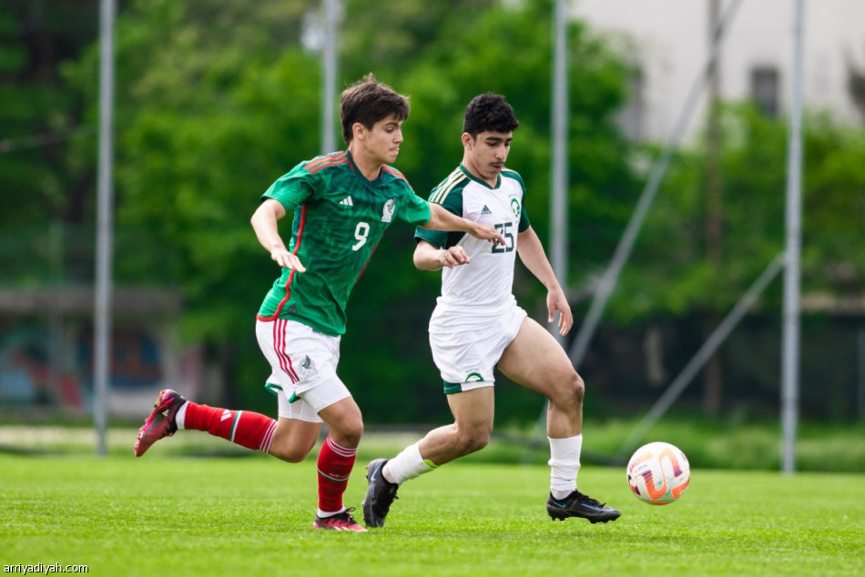 أخضر 15 عاما ينتصر على المكسيك