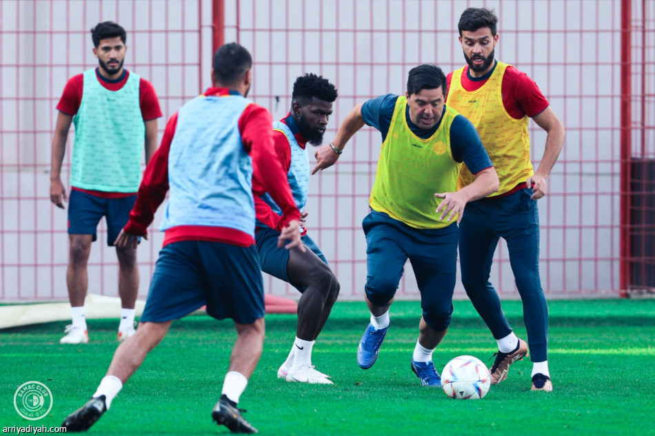 كونترا يبدأ مهمة ضمك باجتماع