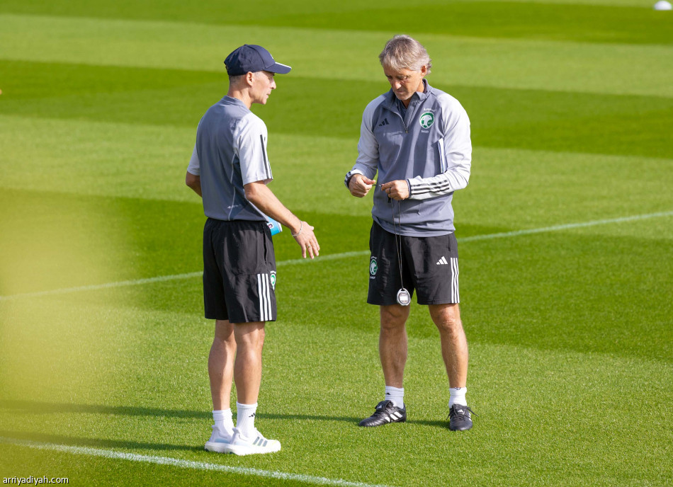 «سانت جيمس»..
21 منتخبا قبل الأخضر