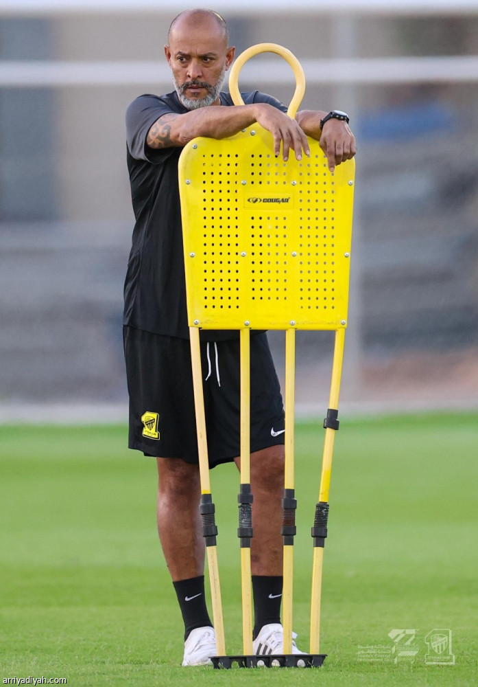 هوساوي يدعم خيارات سانتو أمام الفيحاء